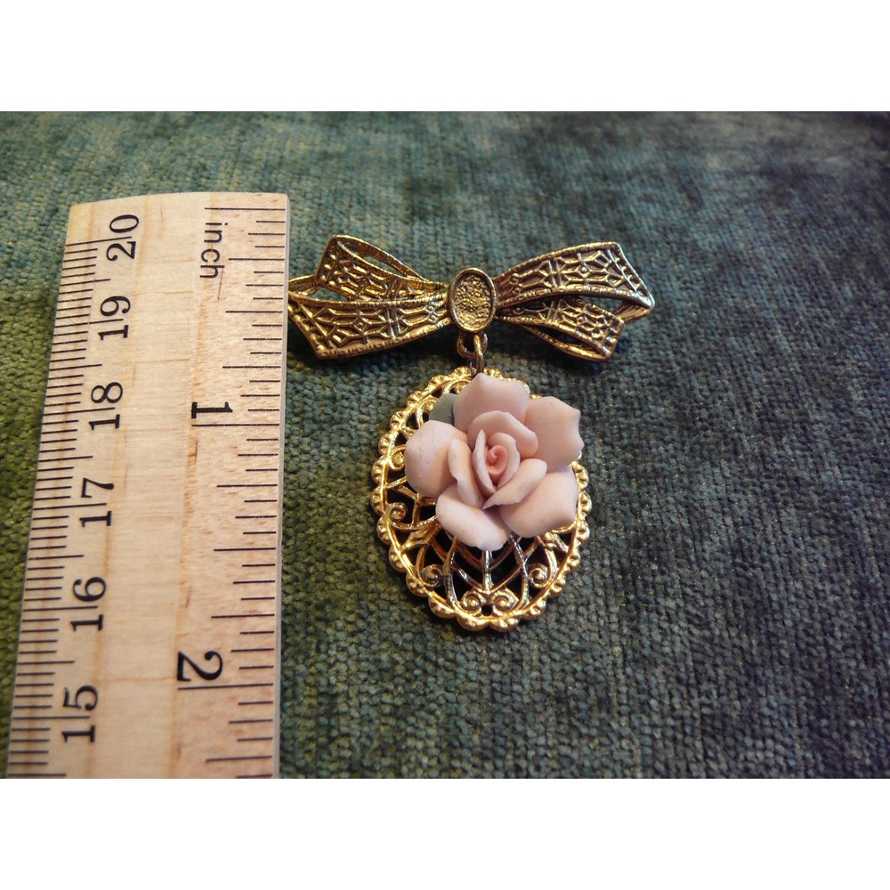 Vintage Gold Tone Filigree Bow Brooch, Pink Rose Dangle Pin, Victorian Revival - Picture 6 of 10